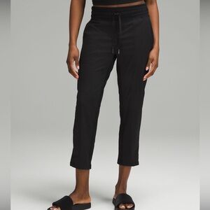 Lululemon Dance Studio Mid-Rise Crop Pants in Black Size 10